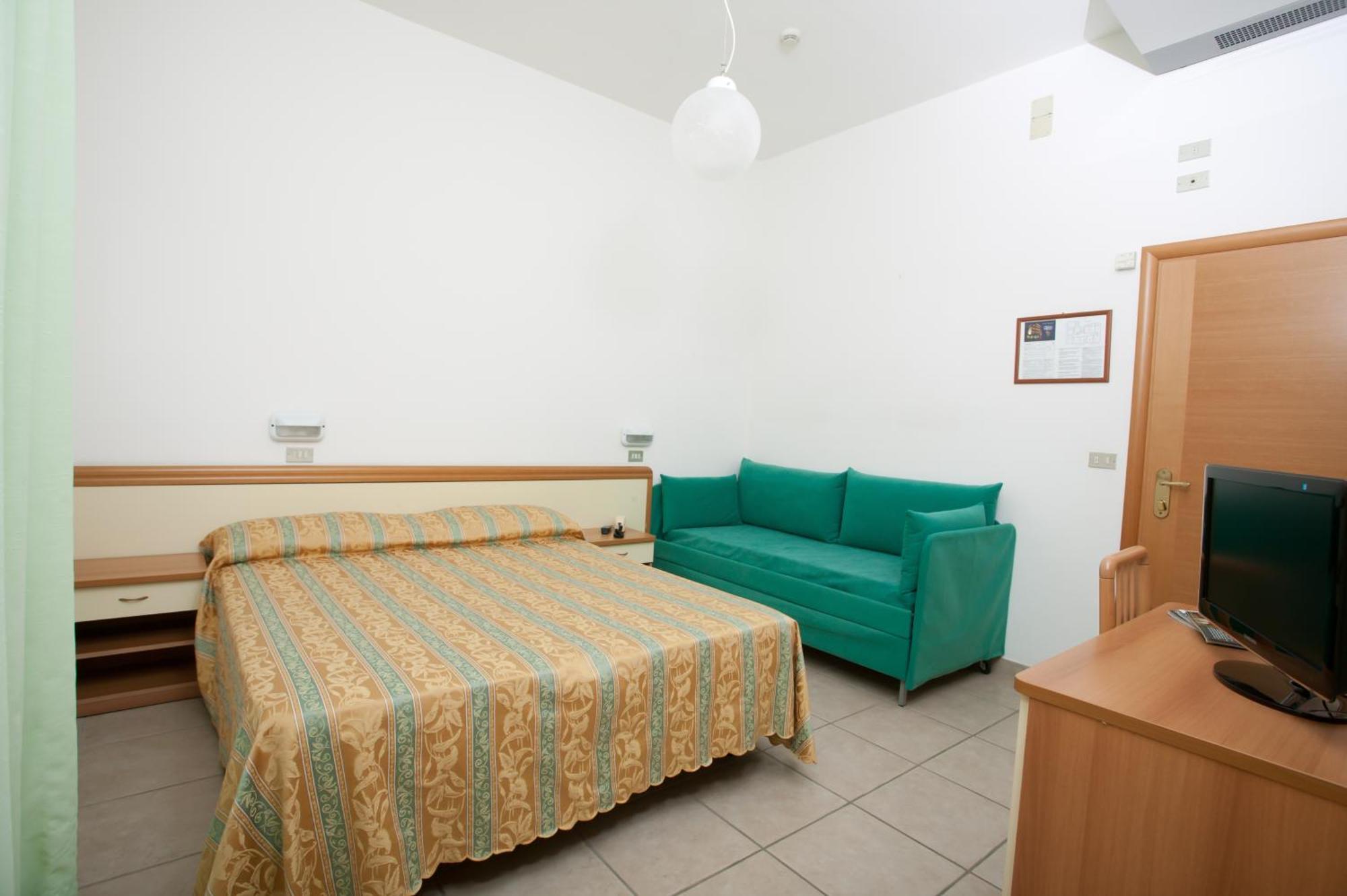 Thea Hotel 3*