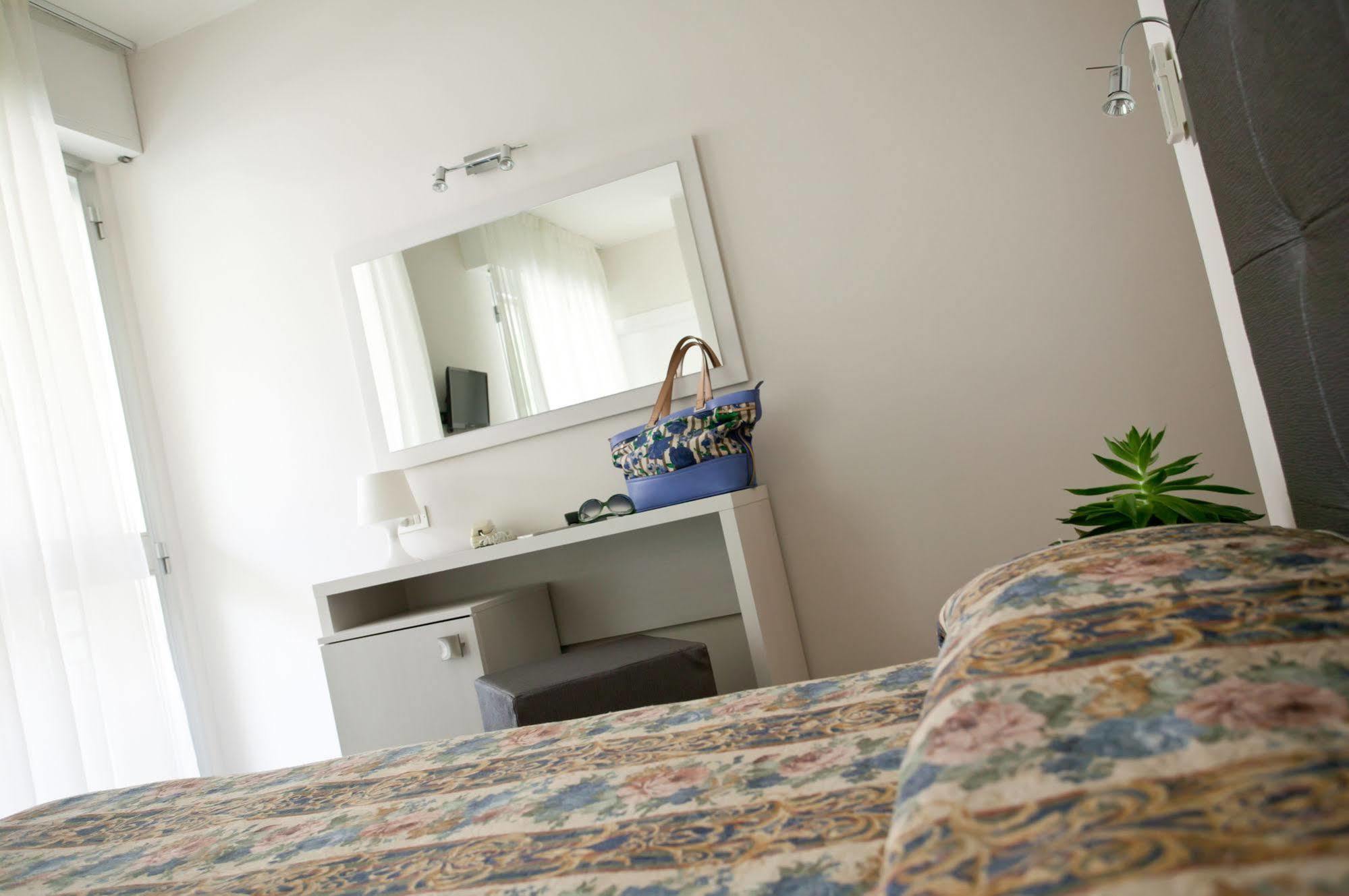 Thea Hotel 3*